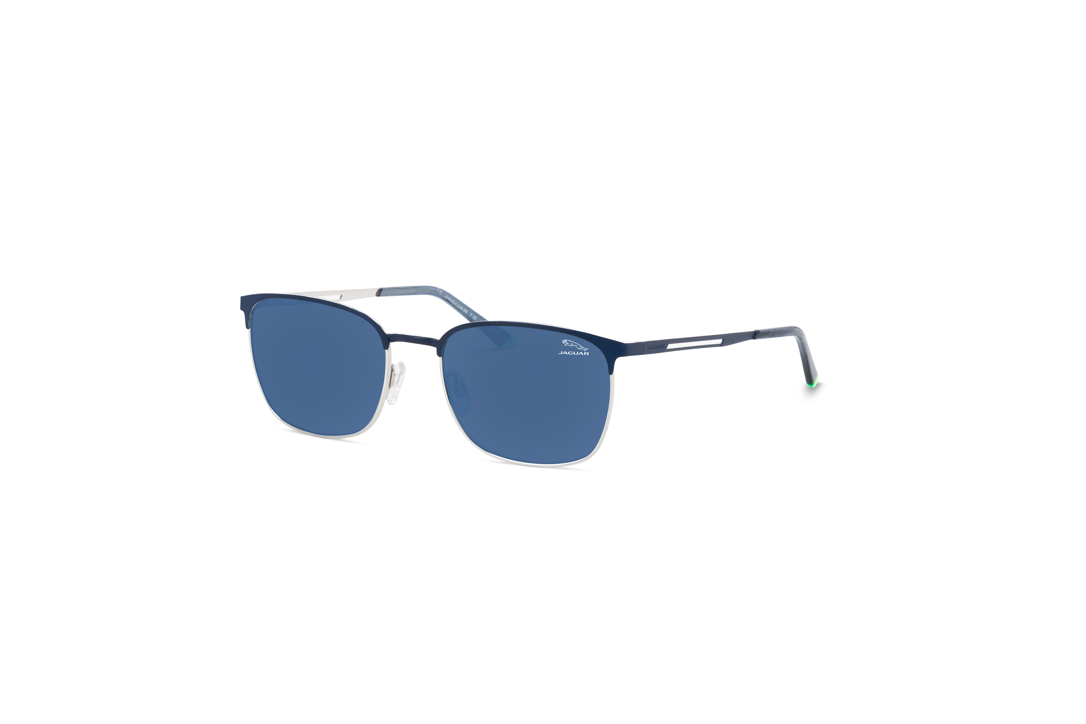 45° Ansicht der Sonnenbrille Jaguar 37592 in Blau auf weißem Hintergrund.
