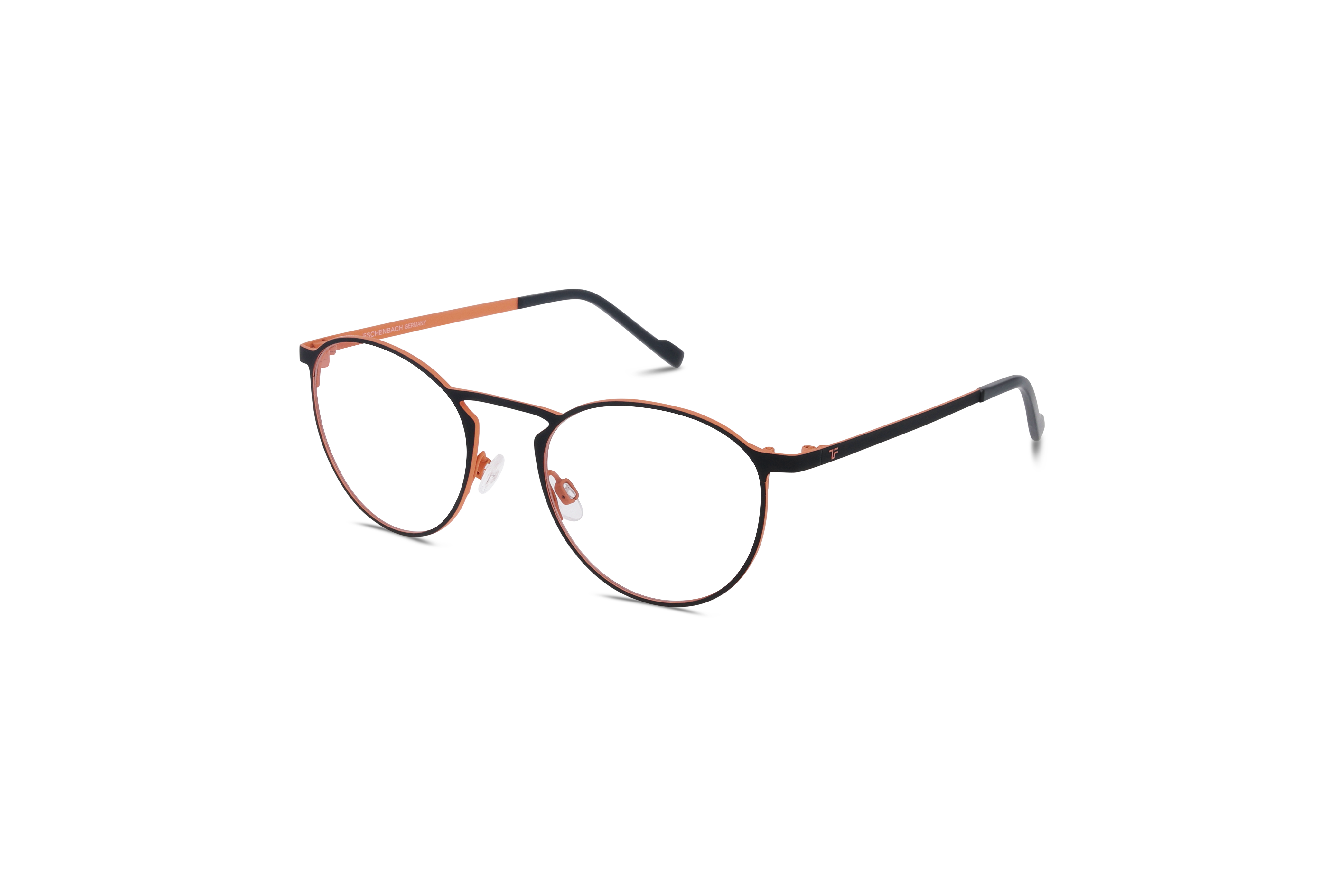 45° Ansicht der Brille Titanflex 850113 in Schwarz auf weißem Hintergrund.