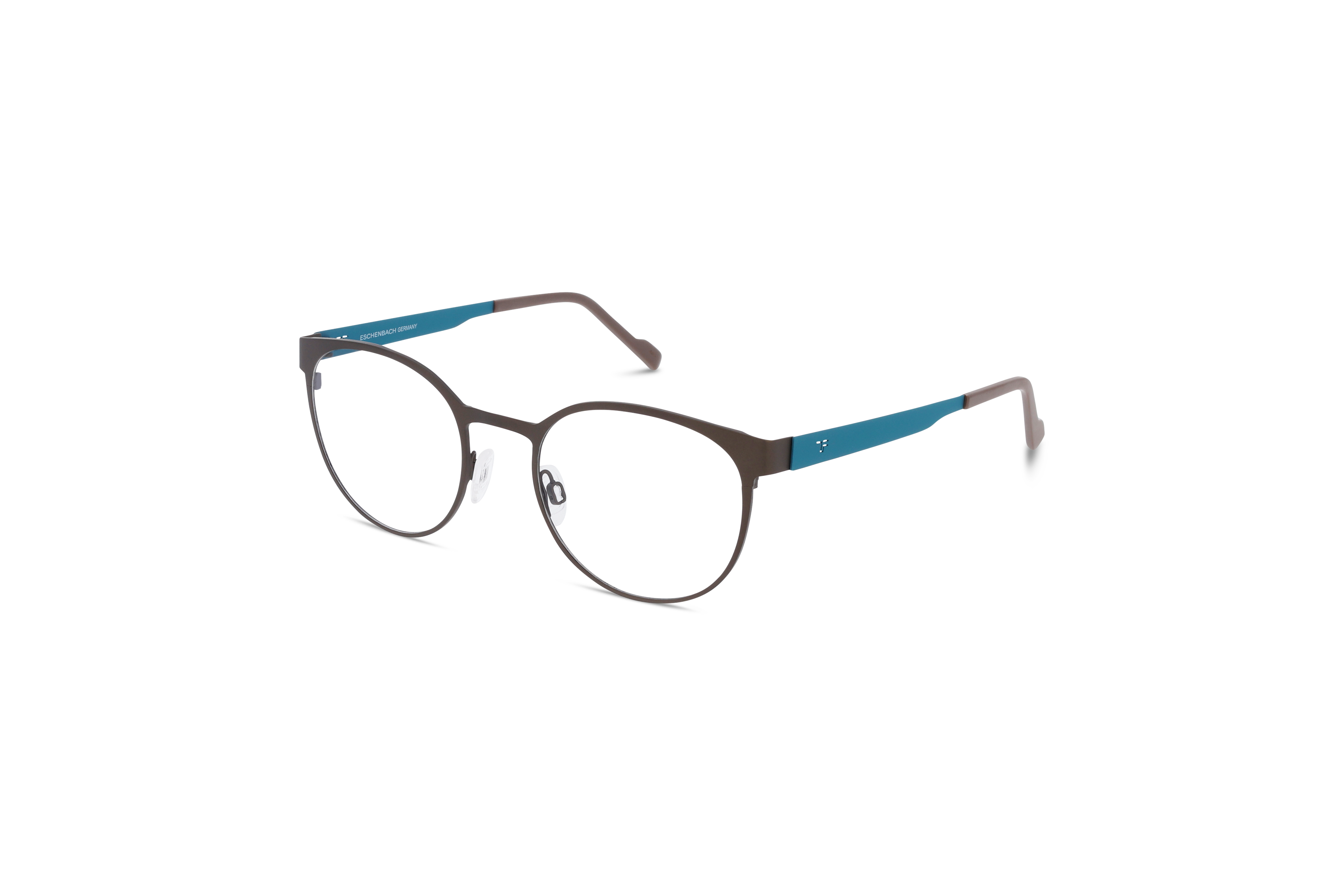 45° Ansicht der Brille Titanflex 820975 in Braun auf weißem Hintergrund.