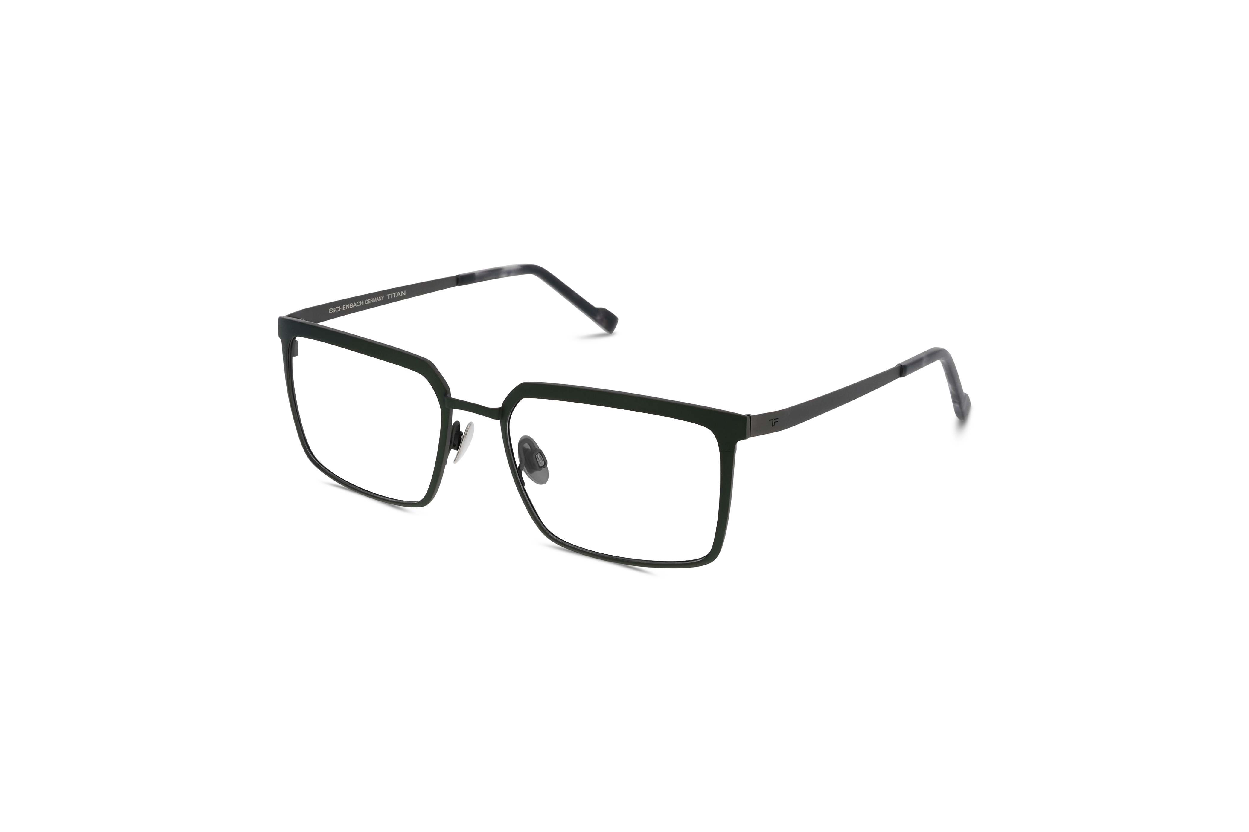 45° Ansicht der Brille Titanflex 821049 in Grün auf weißem Hintergrund.