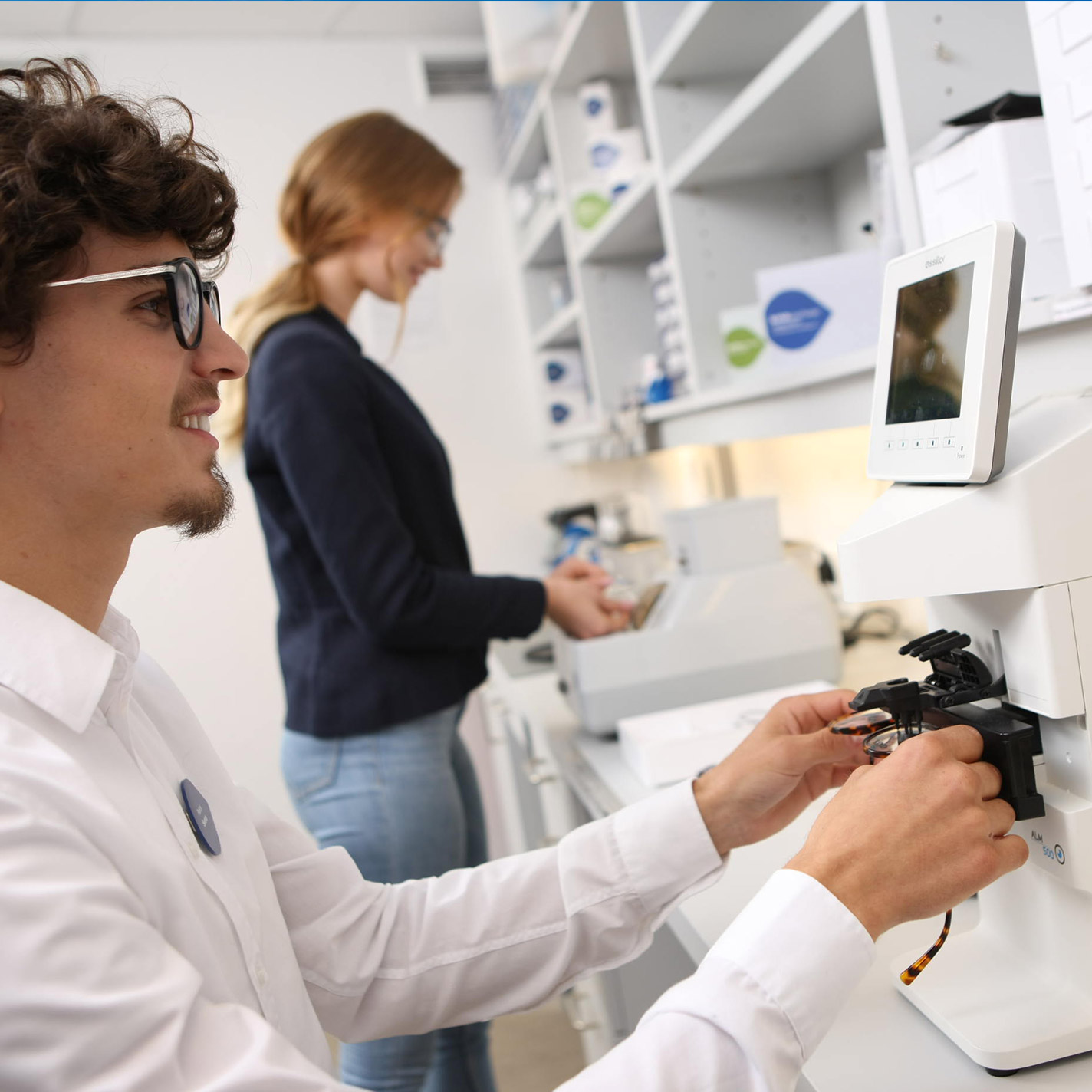 Ausbildung-zum-Augenoptiker_09-2022_1x1