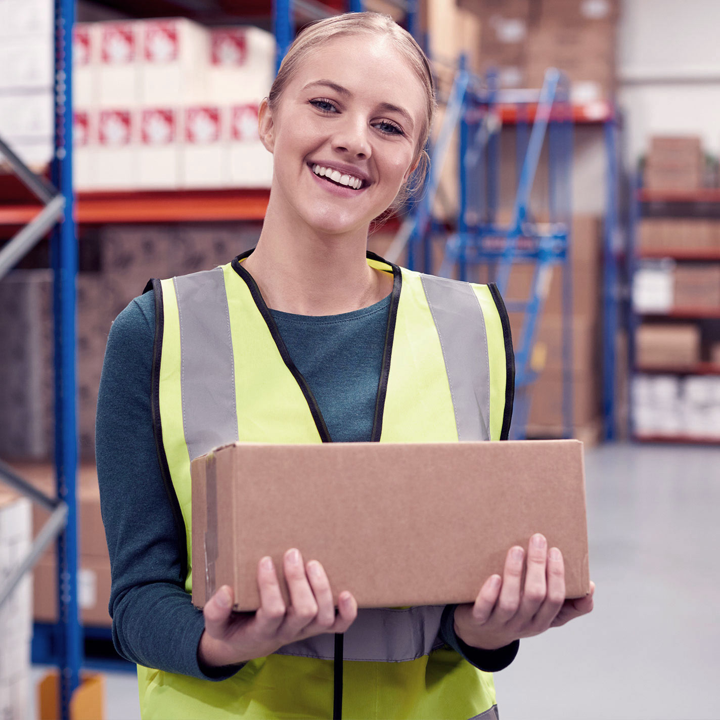 Ausbildung_Lagerlogistik_Taetigkeit_06-2023_1x1