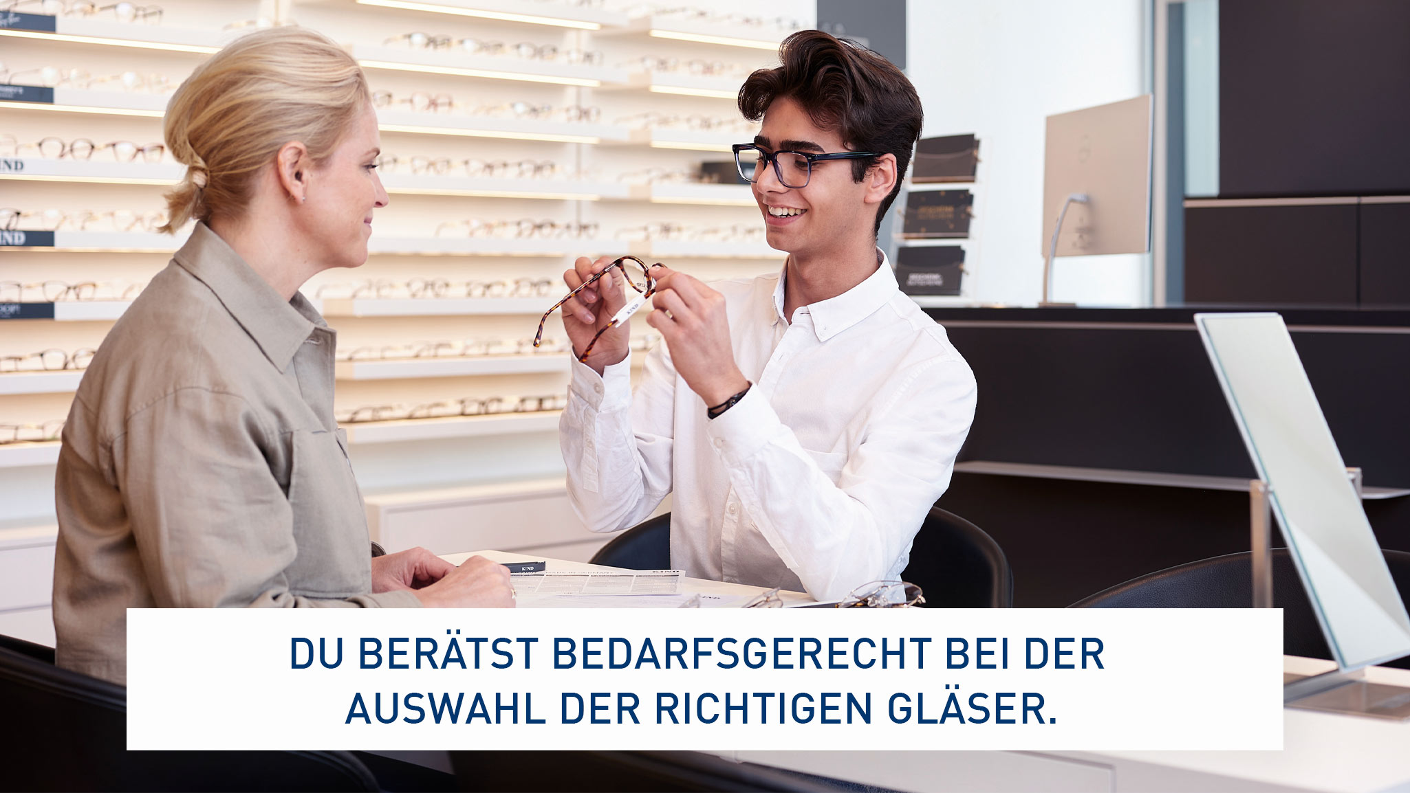 Azubi_Augenoptik_Beratung_06-2023_16x9