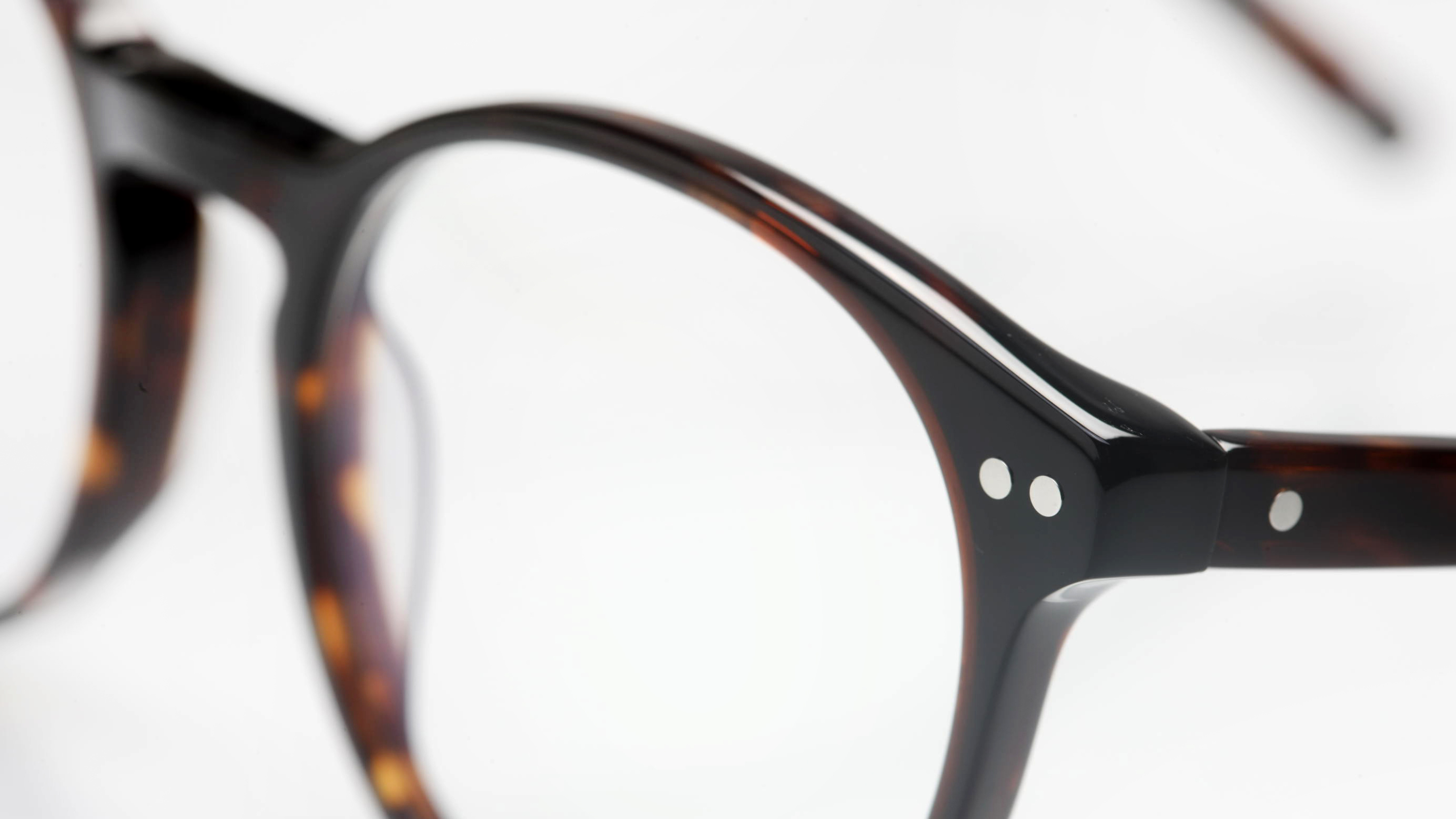 Brillendetails_Glaeser_Rahmen_10-2022_16x9