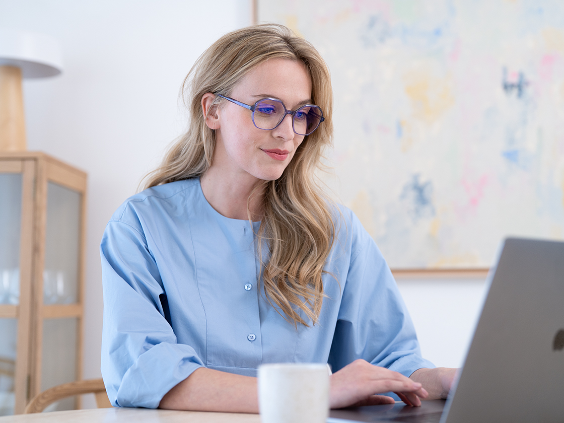 Brillenkategorie_Bildschirmarbeitsplatzbrille_Model_06-2025_4x3