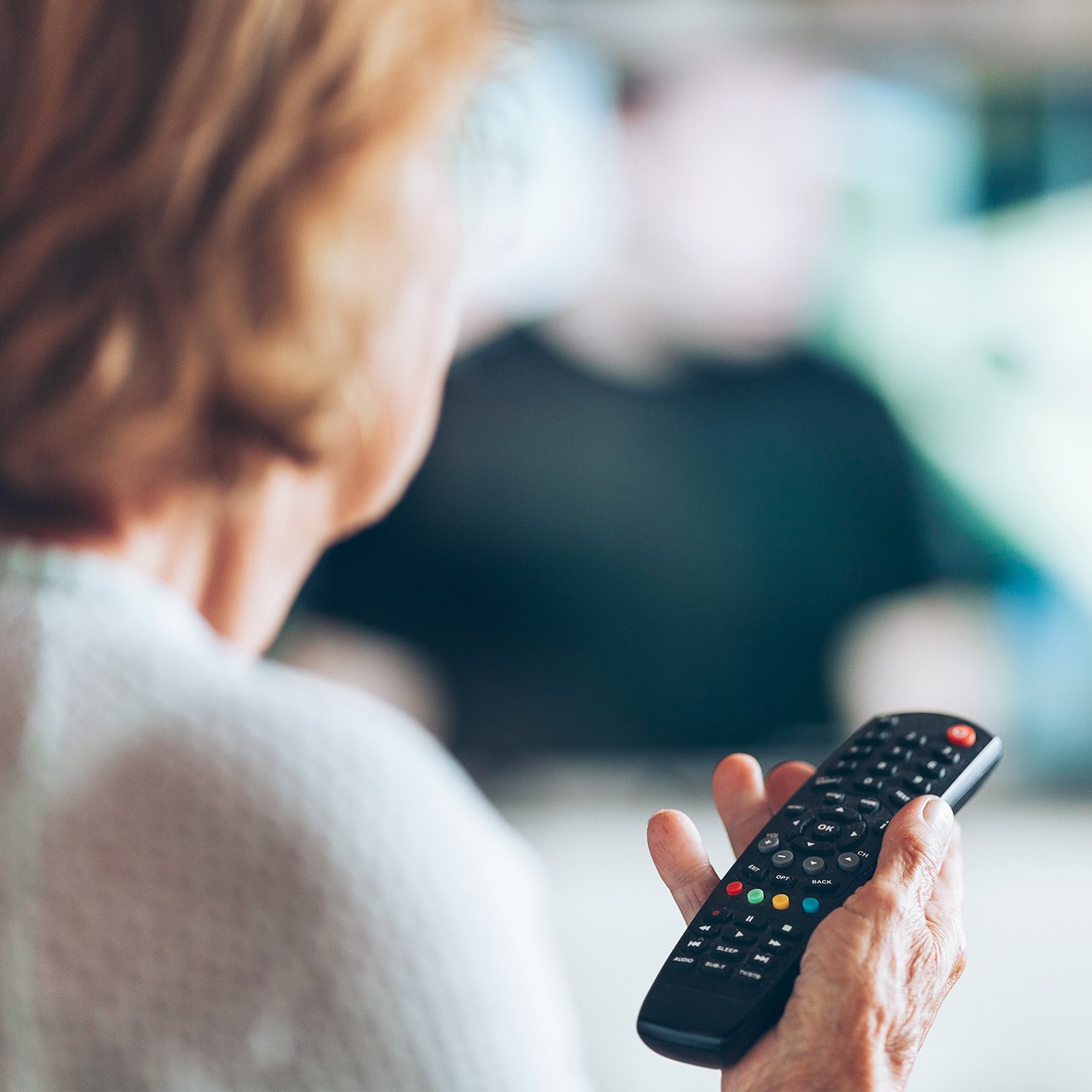 fernsehen-mit-hoergeraeten_08-2022_1x1