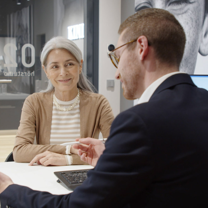 Hoergeraete-Beratung_Videoszene_Kinkel_12-2025_1x1