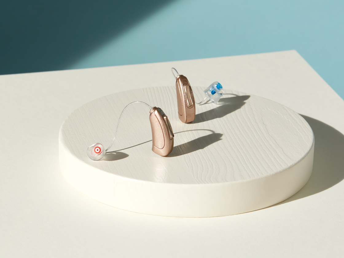 hoergeraete-modelle_blau_11-2021_4x3