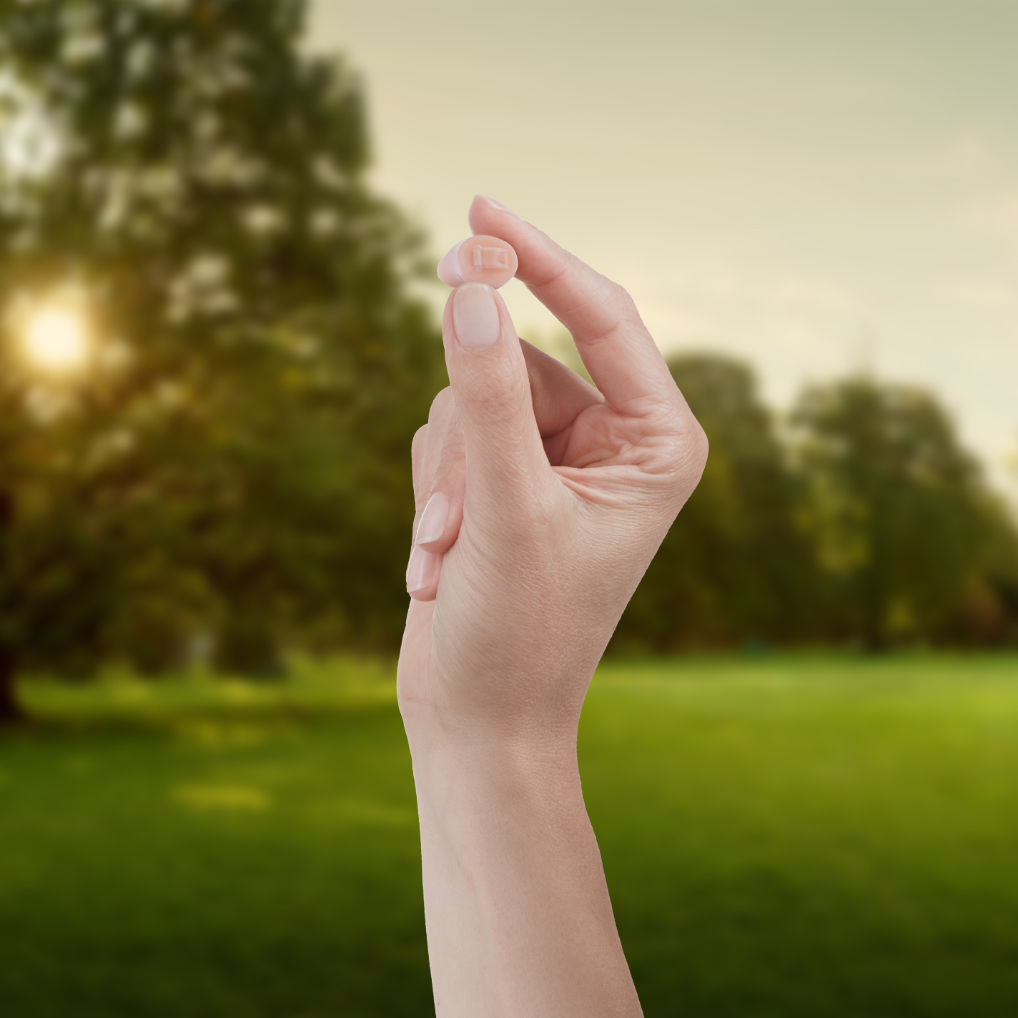 im-ohr-hoergeraet_hand_05-2023_1x1