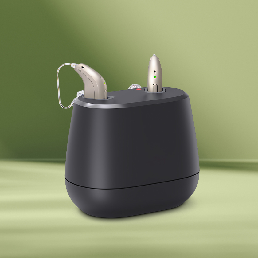 KINDsevan_mit_Ladestation_gruen_1x1