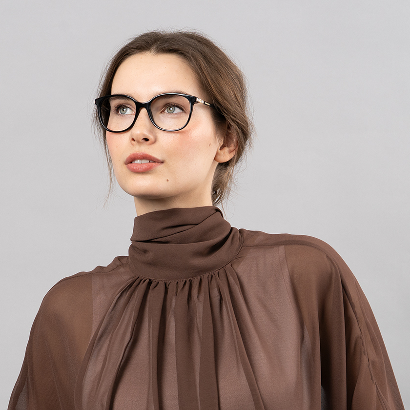 Model_Brillengroesse_Magazin_09-2025_1x1