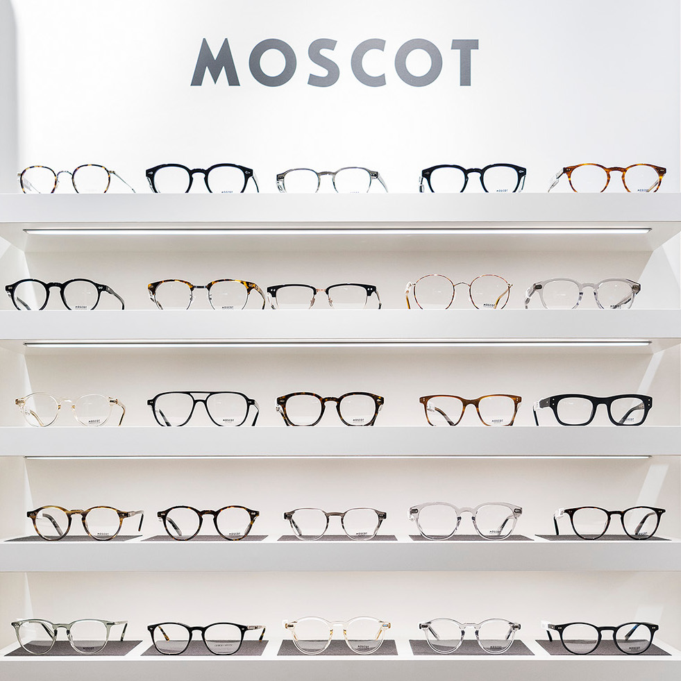 Moscot_Brillenregal_Goettingen_09-2026_1x1