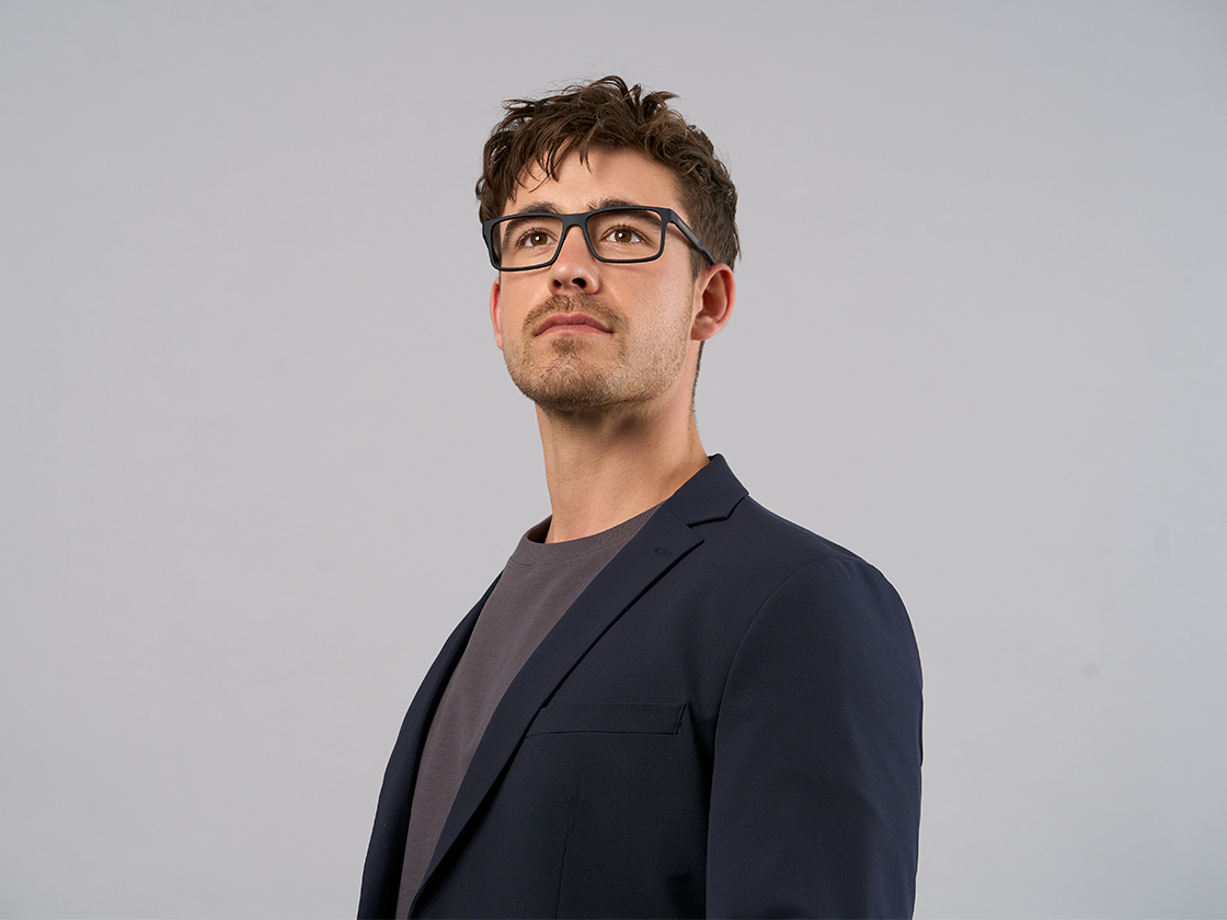 Online-Shop_Emporio-Armani_Model_06-2025_4x3