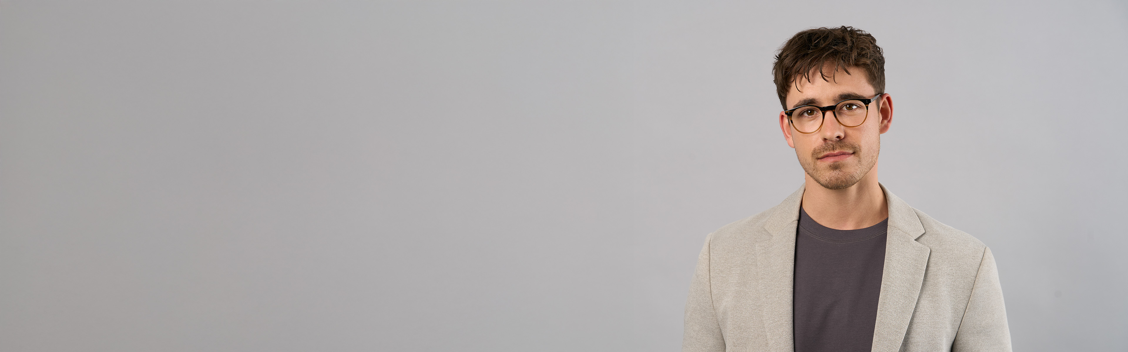 Online-Shop_Hackett_Model_06-2025_16x5