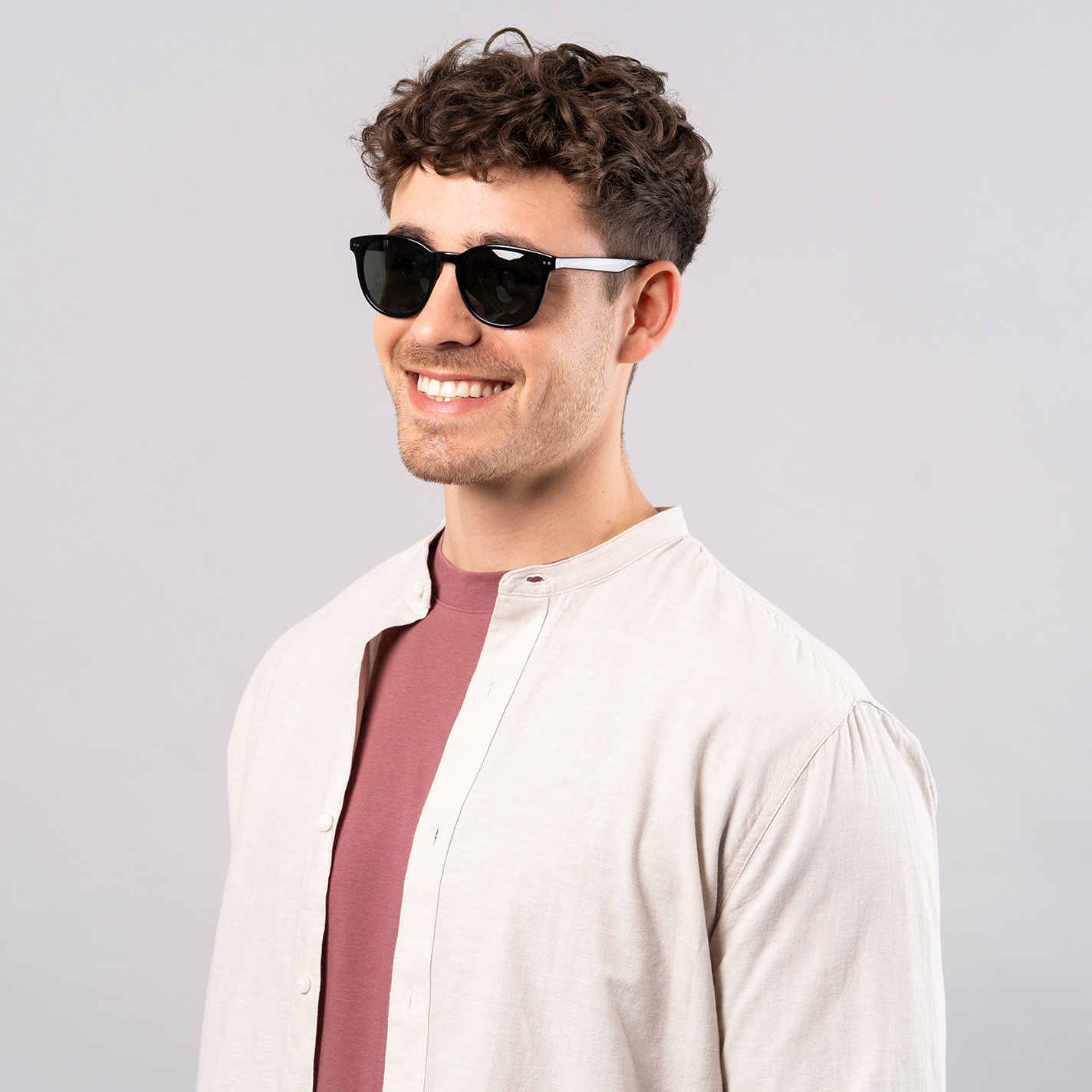 Online-Shop_Herren-Sonnenbrillen_Model_06-2025_1x1