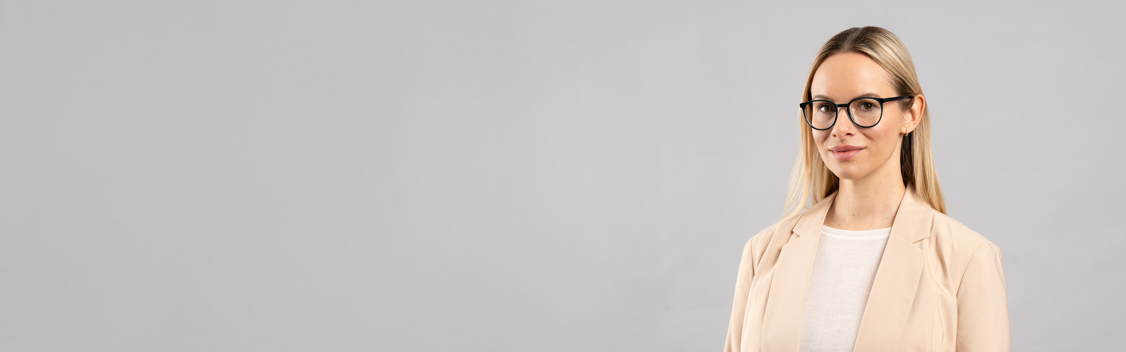 Online-Shop_KINDessentials_Model_06-2025_16x5