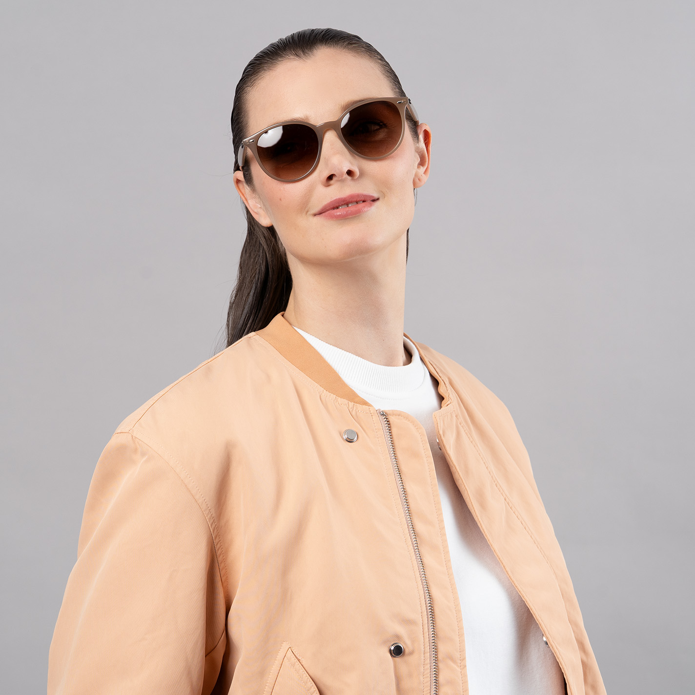 Online-Shop_Ray-Ban-Sonnenbrillen_Models_06-2025_1x1