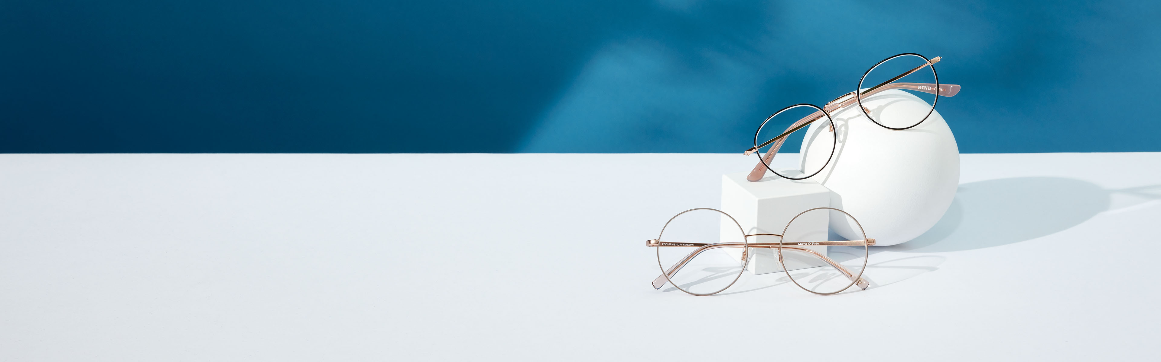 runde-brillen_gold_10-2022_16x5